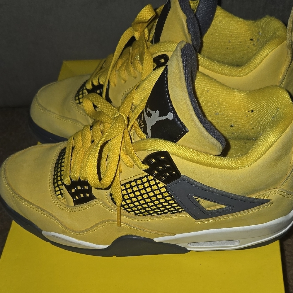 Jordan Yellow and Gray Athletic Shoes Retro Style - Picture 6 of 7